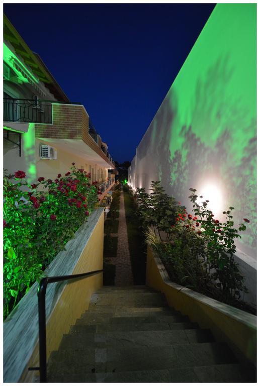 Anna Christina Apartments Metamorfosi  Exterior foto